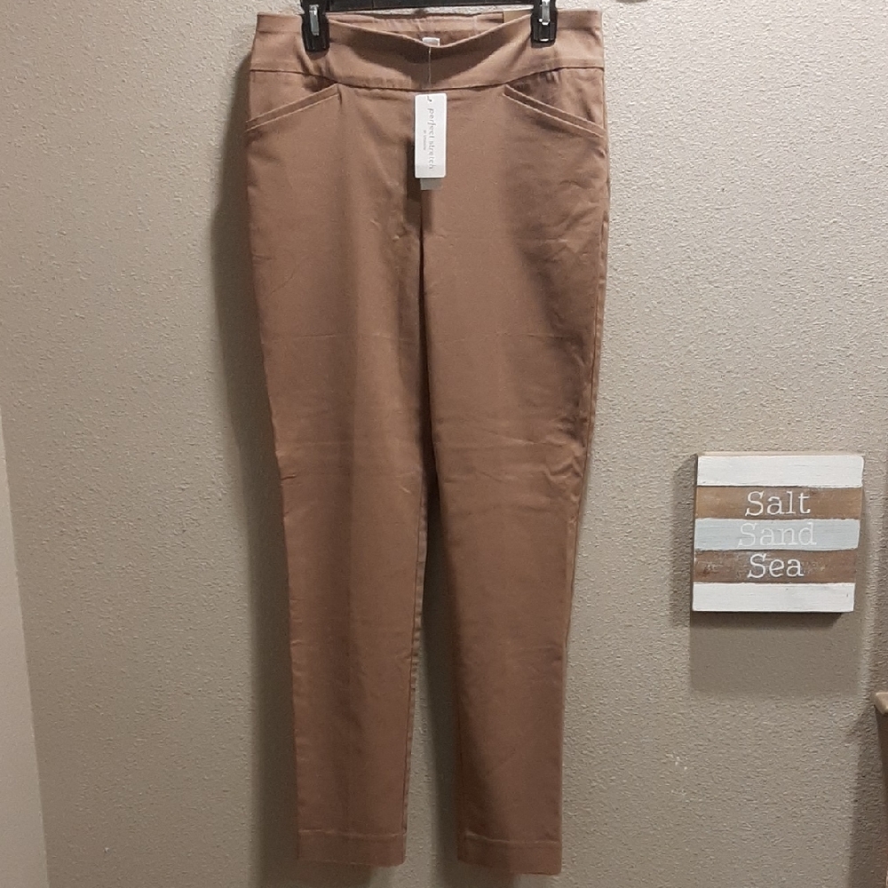 Chicos Size 8R Pull On Pants. New With Tags. Light Brown
